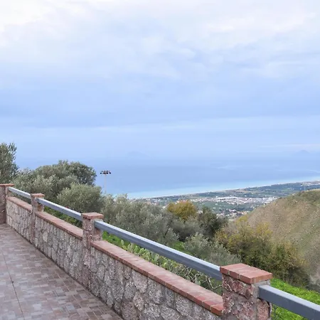 1 Bedroom Lovely In San Marco Daluzio Сasa de vacaciones
