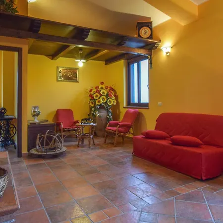 Сasa de vacaciones 1 Bedroom Lovely In San Marco Daluzio San Marco d'Alunzio